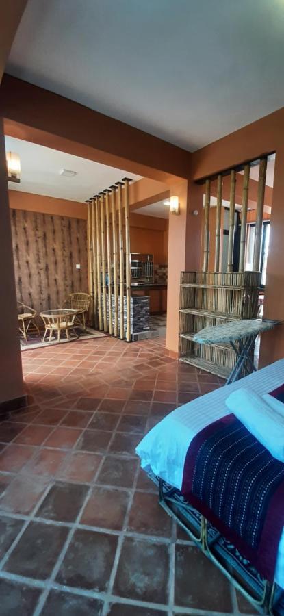 Looniva Guest House Lalitpur Exterior photo